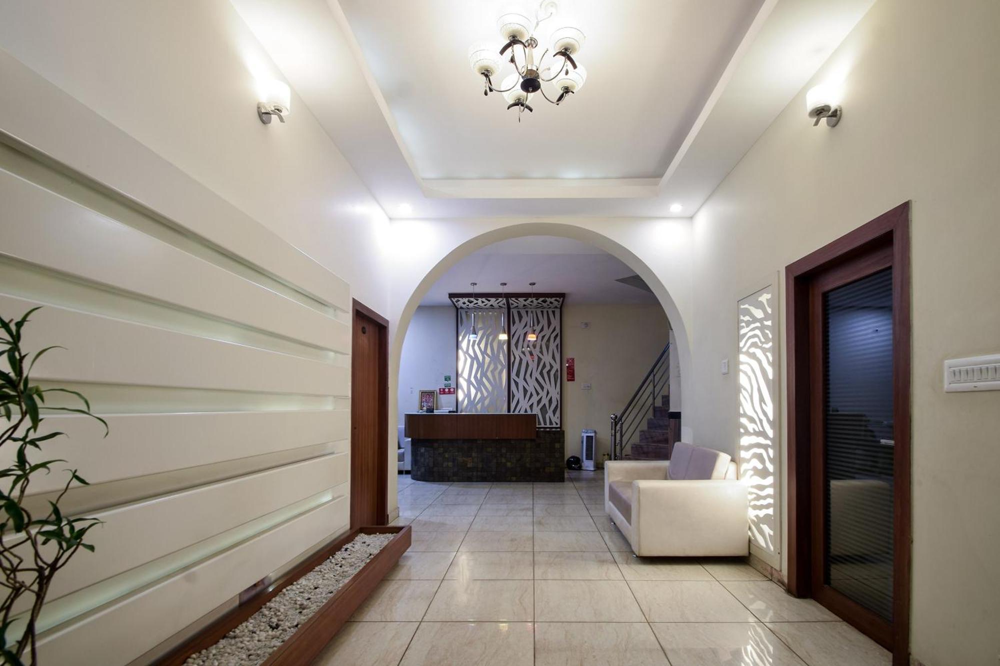 Collection O Royal Icon Hotel Udaipur Exterior foto